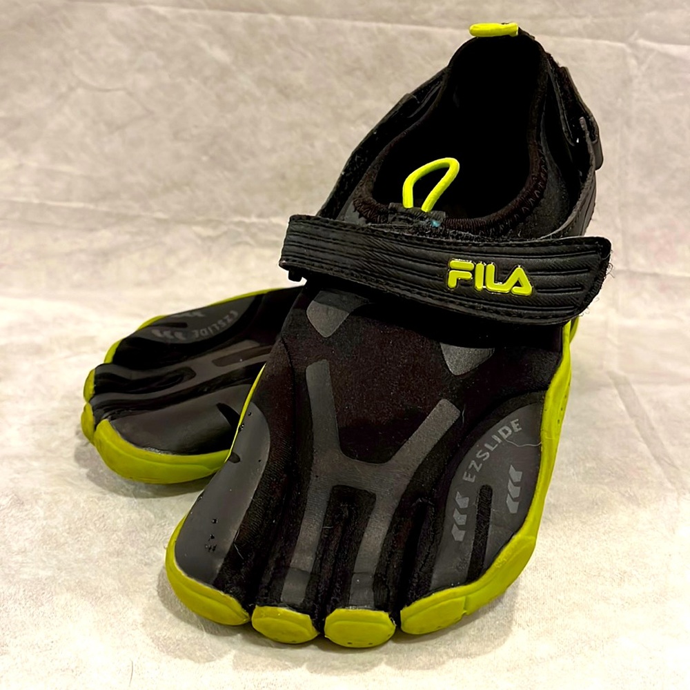 Fila Skeletoes, kids size 3